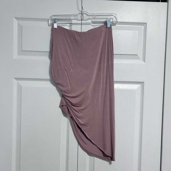 Asymmetrical Skirt - Picture 2 of 4